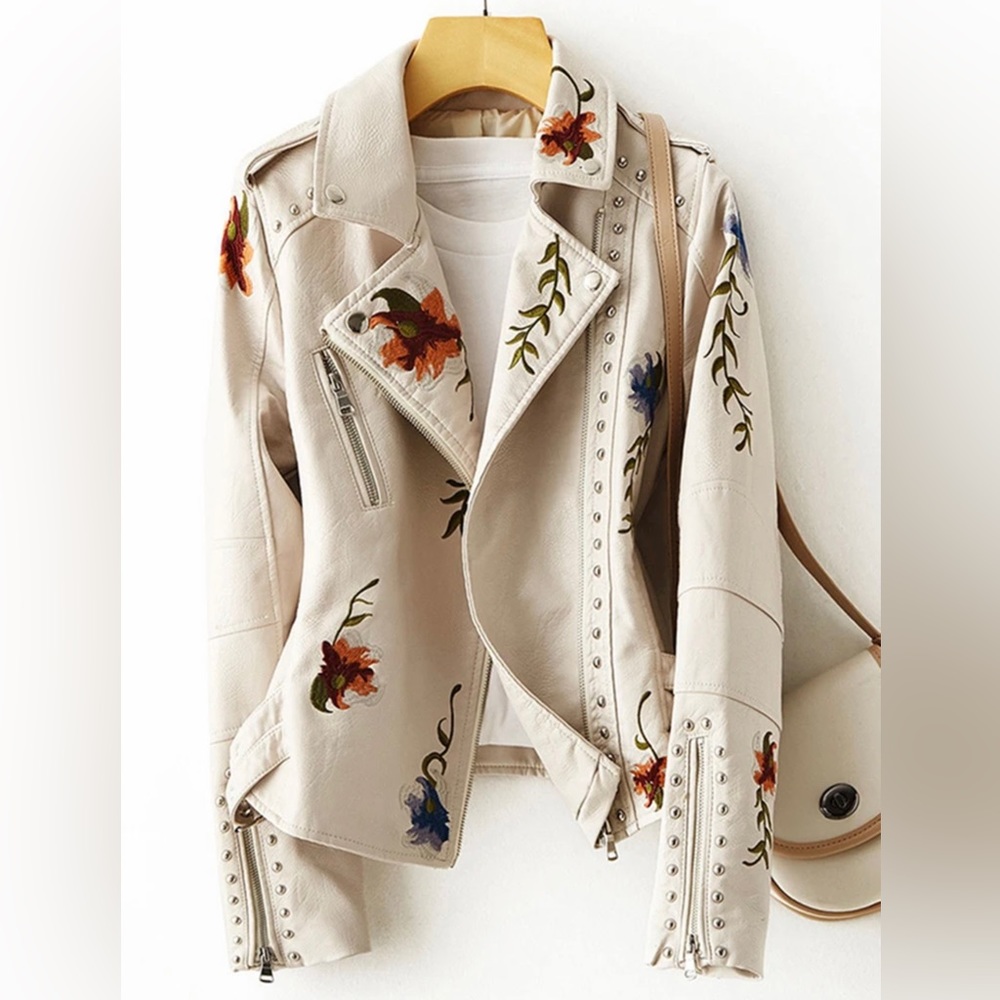 Jacket Embroidery detail studded, Front zipper. Boho Cream M/L Vegan Leather